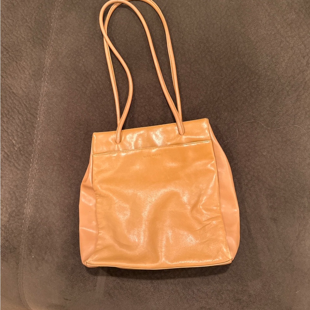 Elegant Tan Leather Tote Bag